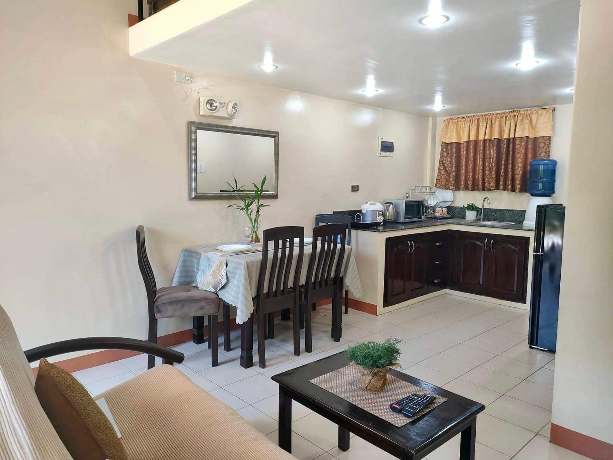 Pal-Watson Apartments Мактан Экстерьер фото