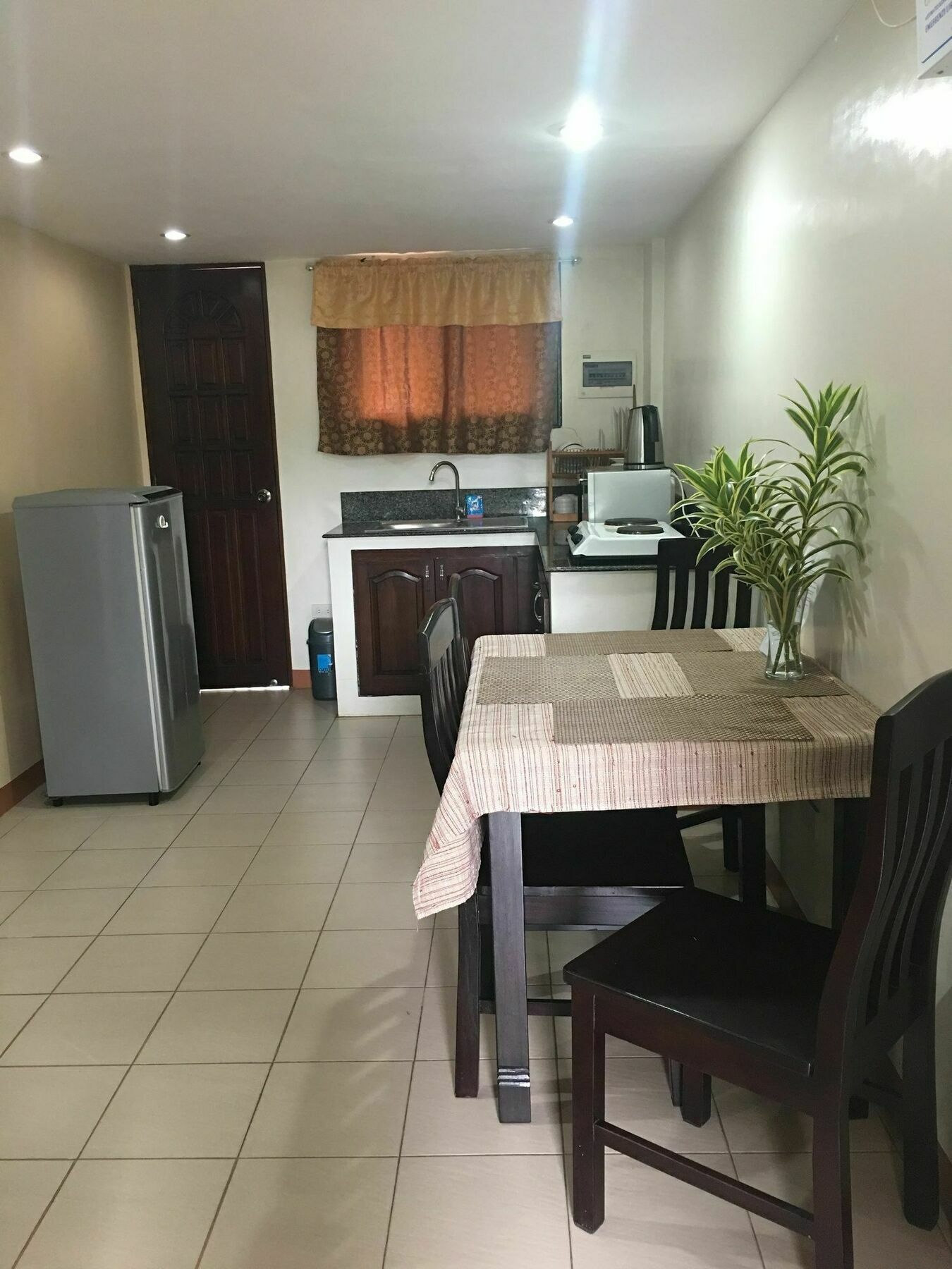 Pal-Watson Apartments Мактан Экстерьер фото