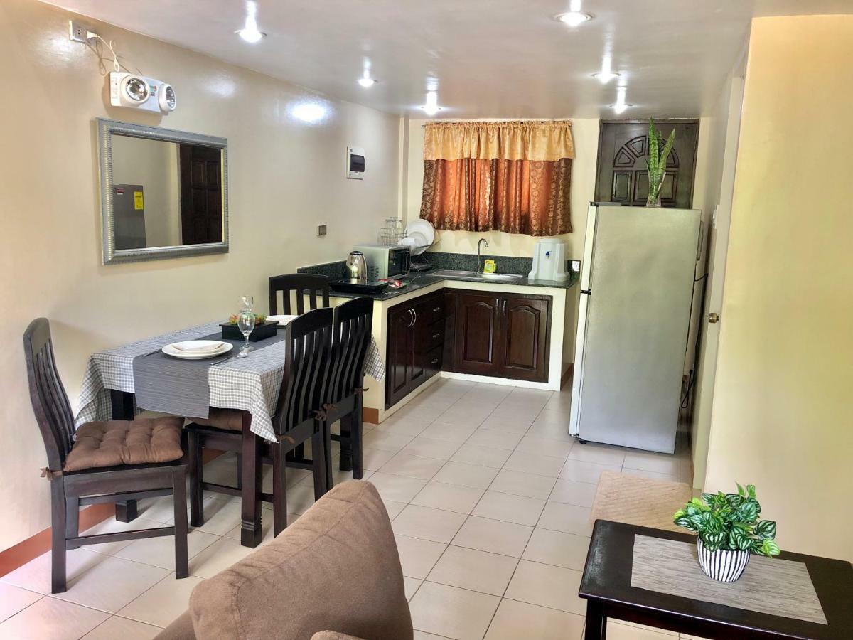 Pal-Watson Apartments Мактан Экстерьер фото