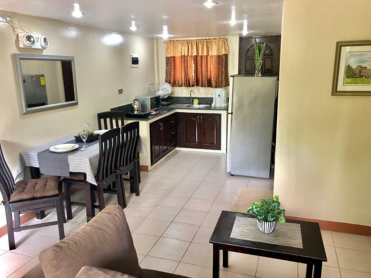 Pal-Watson Apartments Мактан Экстерьер фото