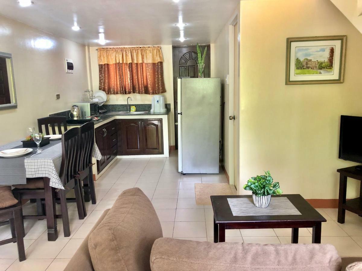 Pal-Watson Apartments Мактан Экстерьер фото